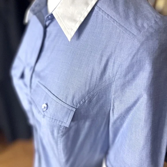 Blouse - Picture 2 of 3